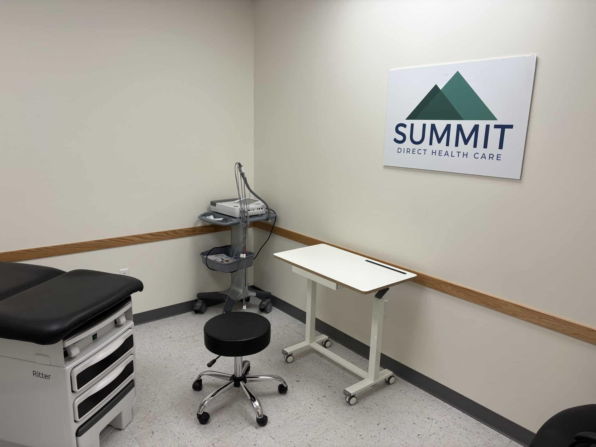 Summit Direct Health Care provider consulting with a patient in Tooele, Utah